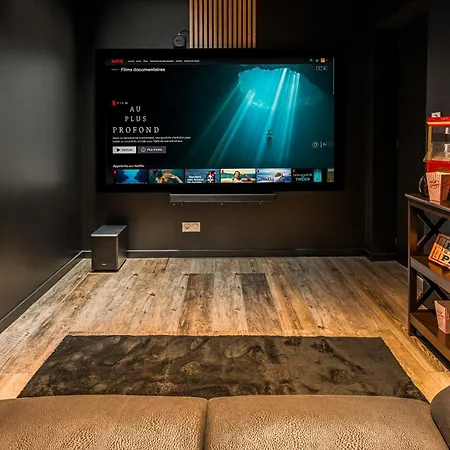 Chill Haven - Jacuzzi & Cinema - Queen Size - Parking - Terrasse * Saint-Etienne (Loire)